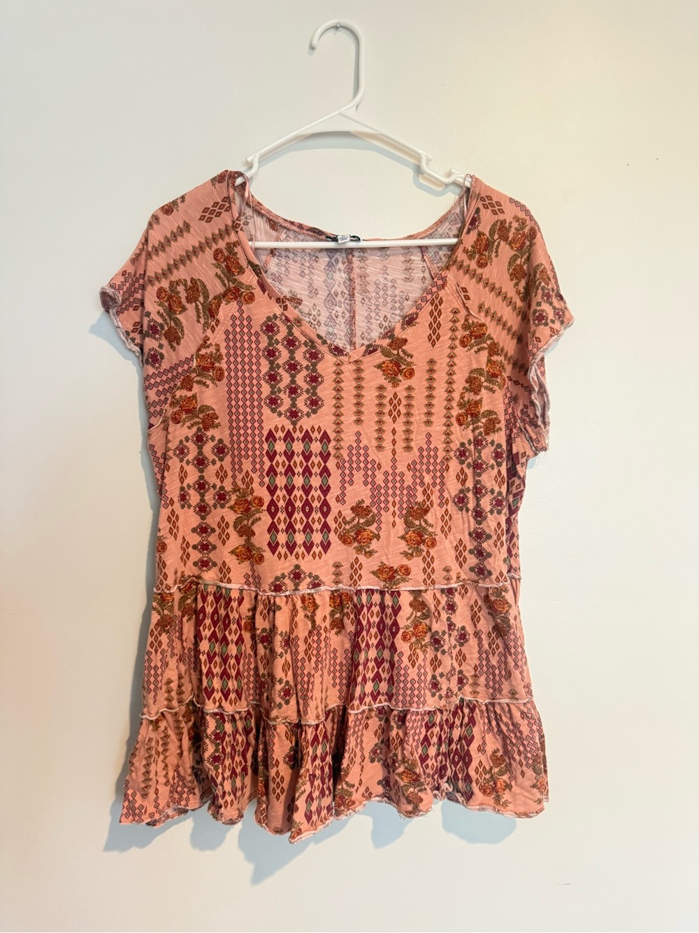 Women's Pink Printed V-Neck Ruffle Hem Top